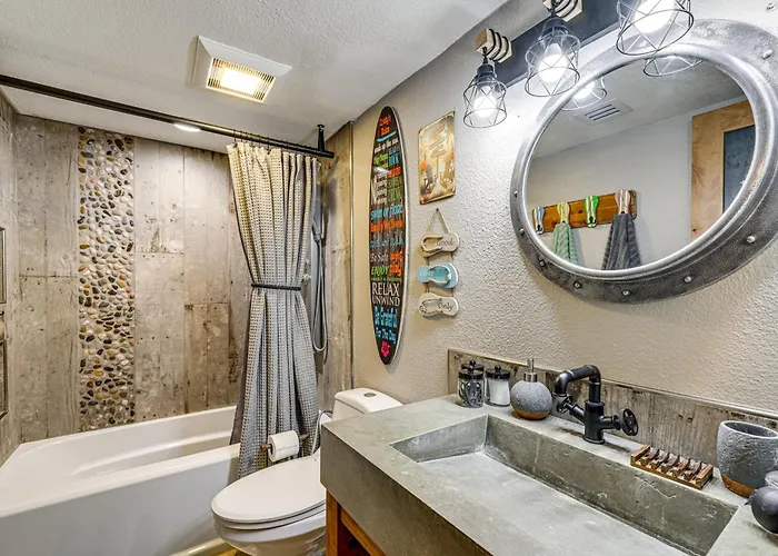 Private Hot Tub + Patio: By Camelback Mtn! Vakantiehuis