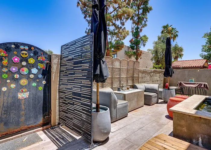 Vakantiehuis Private Hot Tub + Patio: By Camelback Mtn!